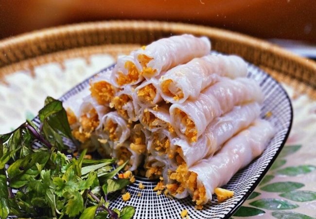 Bánh cuốn tôm Đồ Sơn: Hương vị độc bản của biển cả Hải Phòng